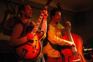 esernyos-live-trio-minor